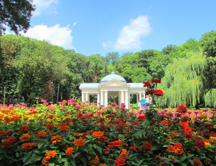 Услуги и развлечения